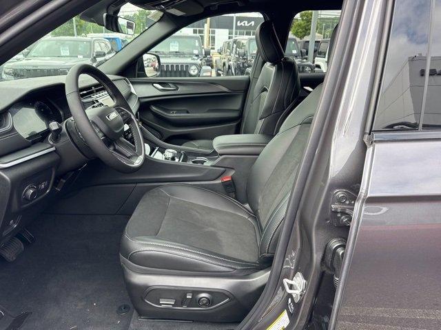 new 2025 Jeep Grand Cherokee L car, priced at $43,717