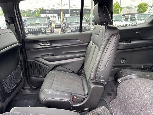new 2025 Jeep Grand Cherokee L car, priced at $43,717