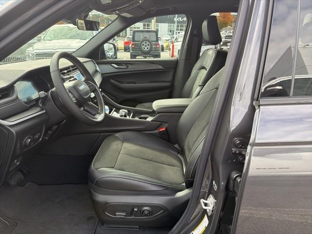 new 2025 Jeep Grand Cherokee car, priced at $47,688