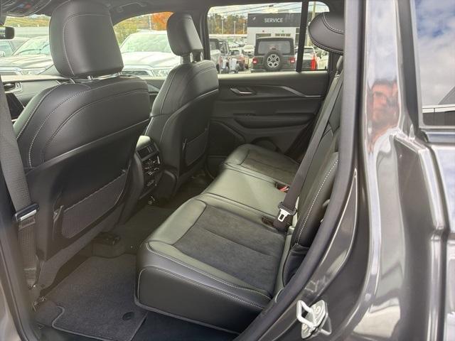 new 2025 Jeep Grand Cherokee car, priced at $47,688