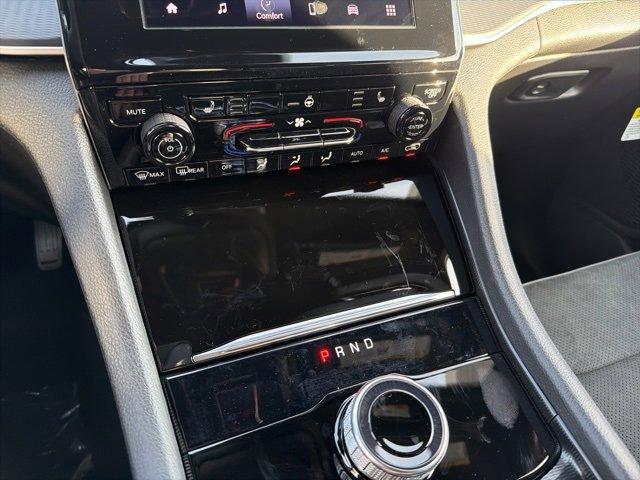 new 2025 Jeep Grand Cherokee car, priced at $47,152