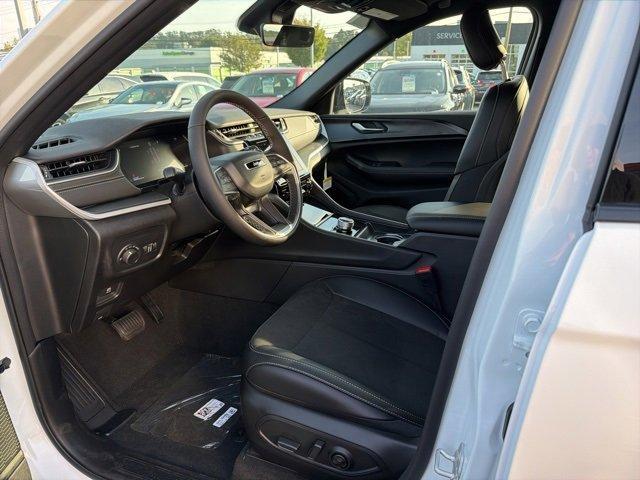 new 2025 Jeep Grand Cherokee car, priced at $47,152