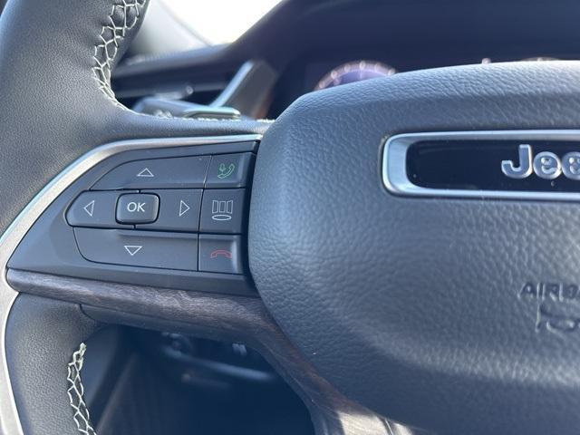 new 2025 Jeep Grand Cherokee car, priced at $49,821