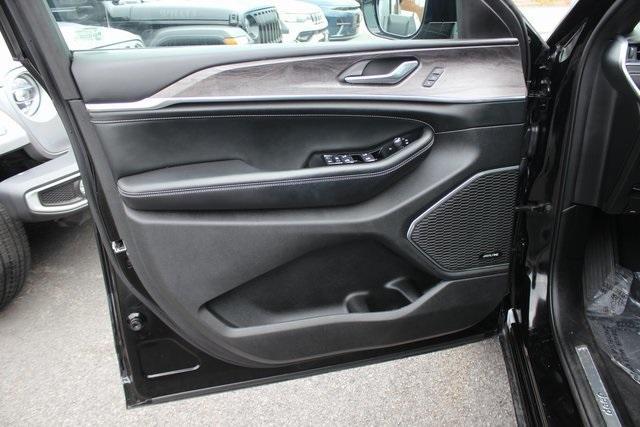 used 2022 Jeep Grand Cherokee car, priced at $36,750