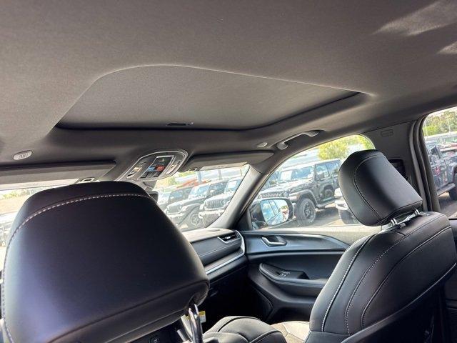 new 2025 Jeep Grand Cherokee car, priced at $48,375
