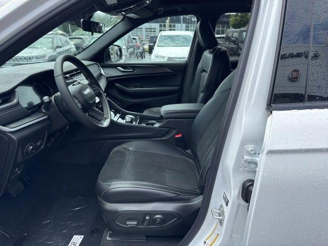 new 2025 Jeep Grand Cherokee car, priced at $42,115