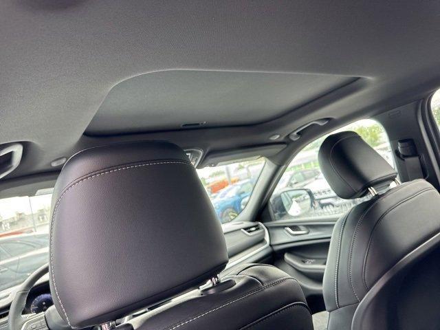 new 2025 Jeep Grand Cherokee car, priced at $42,115