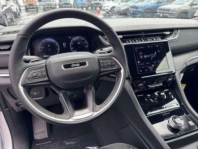 new 2025 Jeep Grand Cherokee car, priced at $42,115