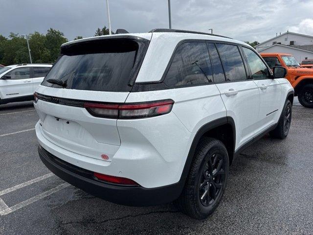 new 2025 Jeep Grand Cherokee car, priced at $42,115