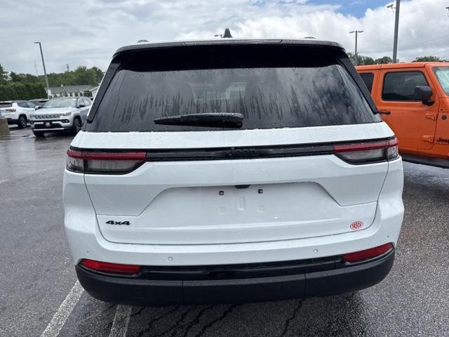 new 2025 Jeep Grand Cherokee car, priced at $42,115