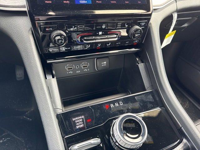 new 2025 Jeep Grand Cherokee car, priced at $41,181
