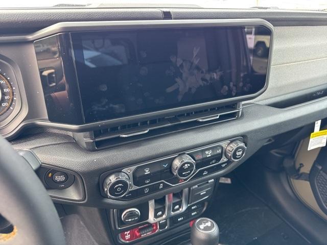 new 2025 Jeep Wrangler car, priced at $47,482