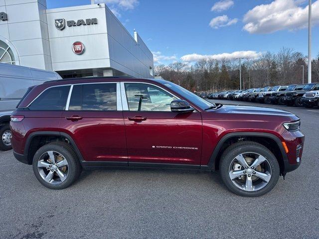 new 2025 Jeep Grand Cherokee car, priced at $49,935