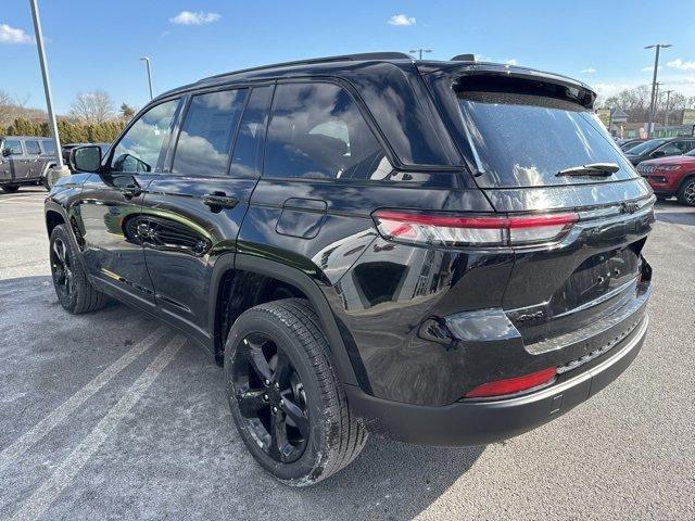 new 2025 Jeep Grand Cherokee car, priced at $50,035