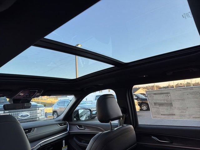 new 2025 Jeep Grand Cherokee L car, priced at $53,996