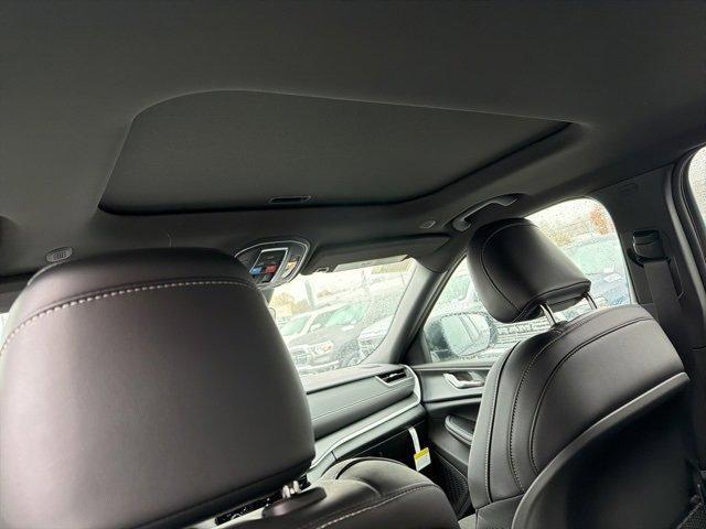 new 2025 Jeep Grand Cherokee car, priced at $46,208