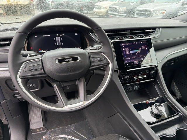 new 2025 Jeep Grand Cherokee car, priced at $46,208