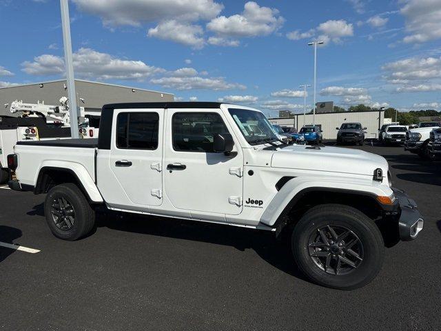 new 2024 Jeep Gladiator car, priced at $46,299