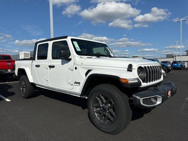 new 2024 Jeep Gladiator car, priced at $46,299