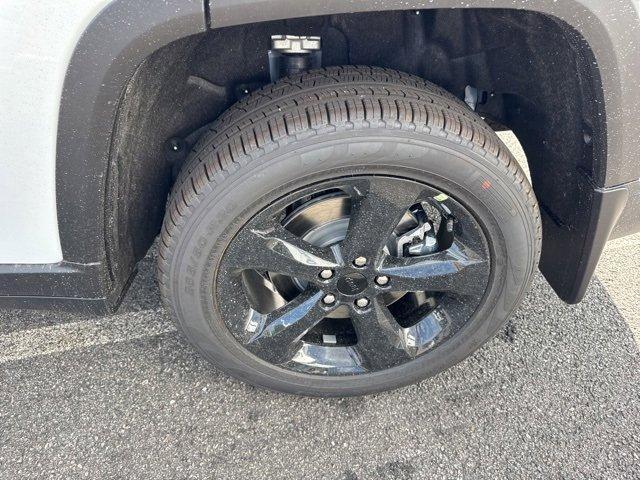 new 2025 Jeep Grand Cherokee L car, priced at $50,300