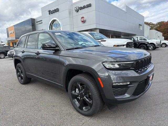 new 2025 Jeep Grand Cherokee car, priced at $49,833