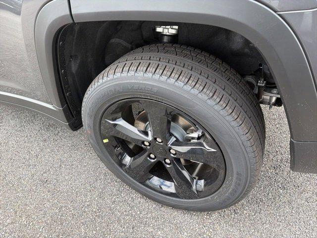 new 2025 Jeep Grand Cherokee car, priced at $49,833