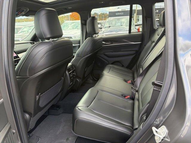 new 2025 Jeep Grand Cherokee car, priced at $49,833