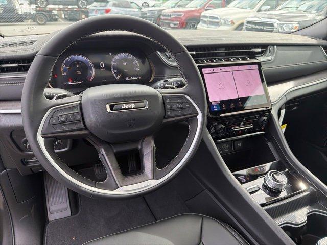 new 2025 Jeep Grand Cherokee car, priced at $49,833