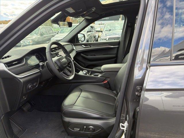 new 2025 Jeep Grand Cherokee car, priced at $49,833
