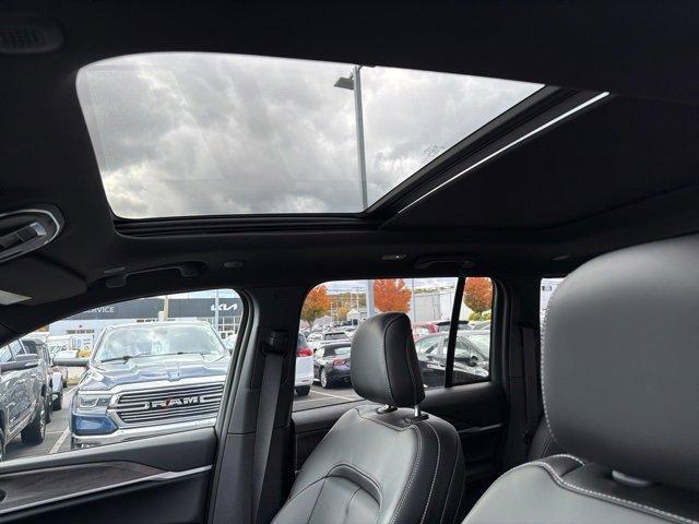 new 2025 Jeep Grand Cherokee car, priced at $49,833