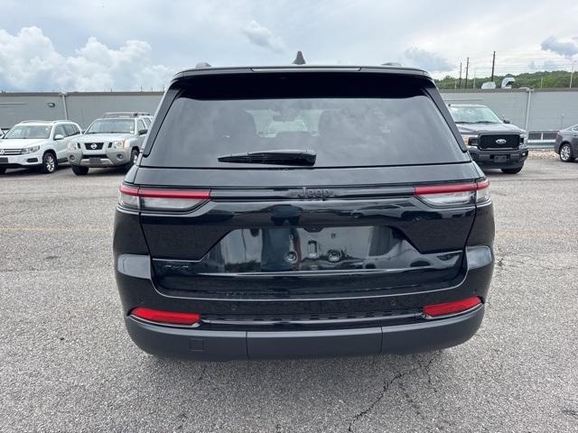 new 2025 Jeep Grand Cherokee car, priced at $42,710