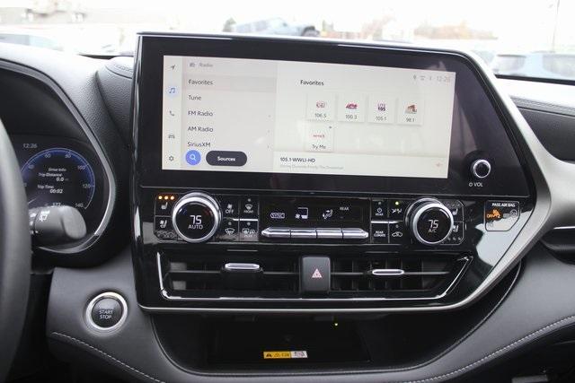 used 2024 Toyota Highlander car, priced at $42,496