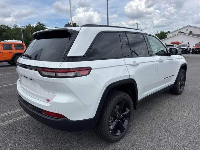 new 2025 Jeep Grand Cherokee car, priced at $43,760