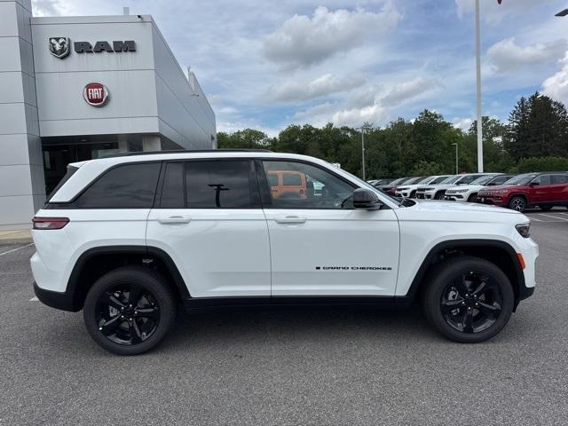 new 2025 Jeep Grand Cherokee car, priced at $43,760