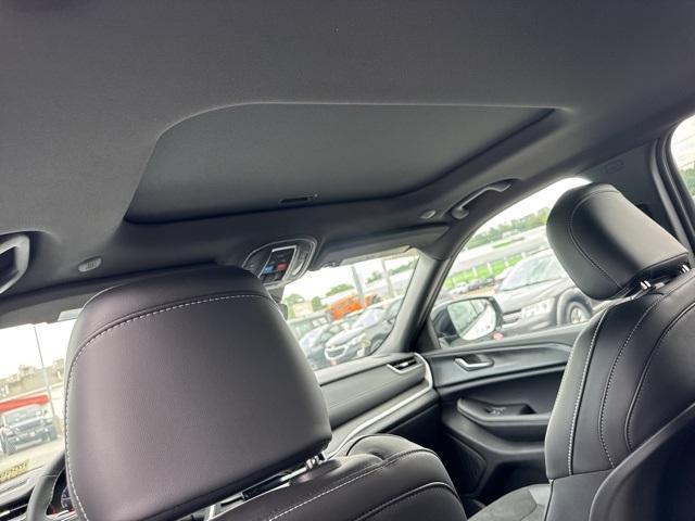 new 2025 Jeep Grand Cherokee car, priced at $43,760