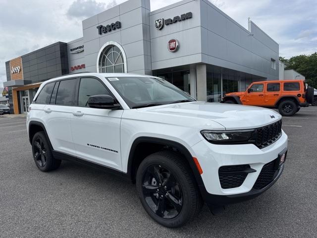 new 2025 Jeep Grand Cherokee car, priced at $43,760