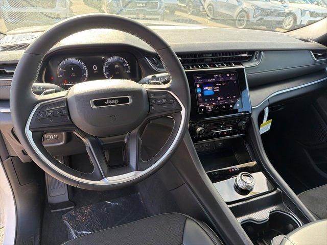 new 2025 Jeep Grand Cherokee car, priced at $45,672