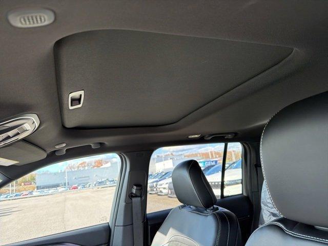 new 2025 Jeep Grand Cherokee car, priced at $45,672