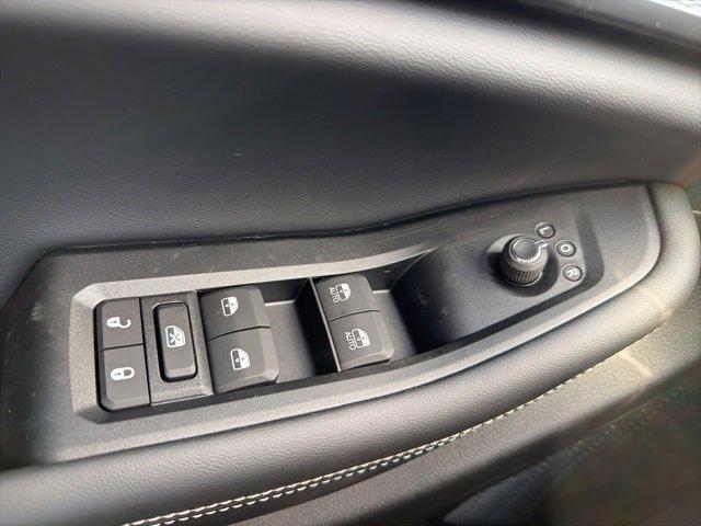 new 2025 Jeep Grand Cherokee car, priced at $45,672