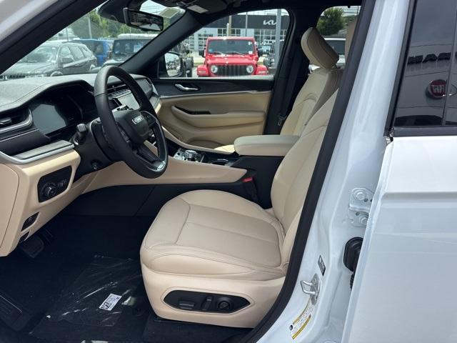 new 2025 Jeep Grand Cherokee car, priced at $51,451