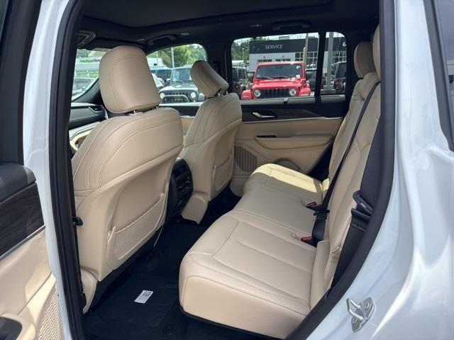 new 2025 Jeep Grand Cherokee car, priced at $51,451