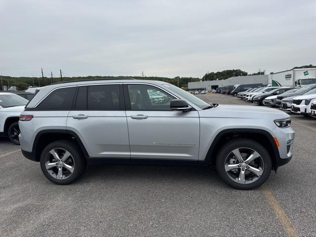 new 2025 Jeep Grand Cherokee car, priced at $51,930