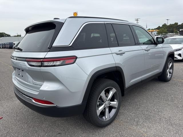 new 2025 Jeep Grand Cherokee car, priced at $51,930