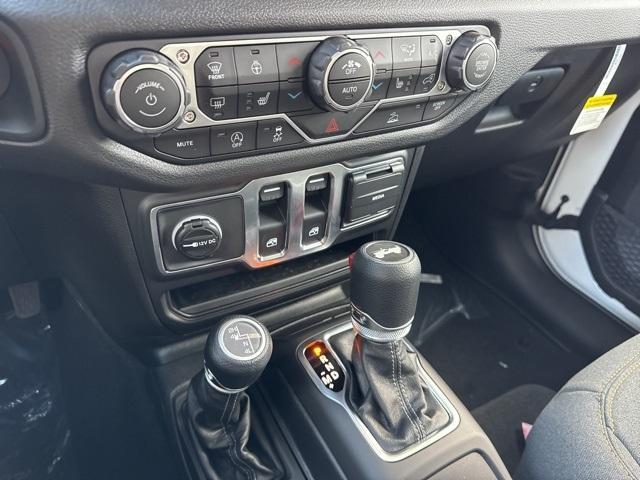 new 2025 Jeep Wrangler car, priced at $44,904