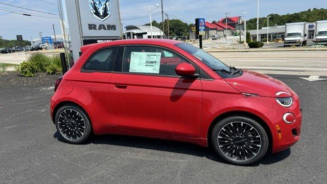 new 2024 FIAT 500e car, priced at $33,595