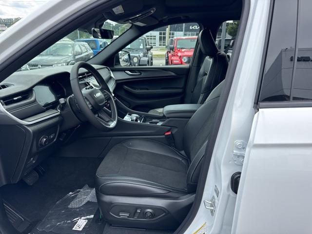 new 2025 Jeep Grand Cherokee car, priced at $46,135