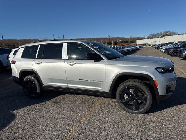 new 2025 Jeep Grand Cherokee L car, priced at $53,135