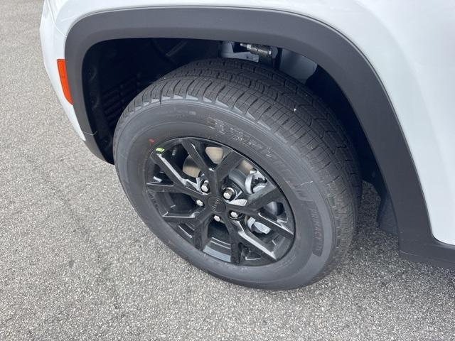 new 2025 Jeep Grand Cherokee car, priced at $46,135