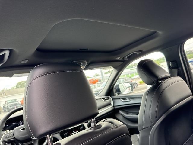 new 2025 Jeep Grand Cherokee car, priced at $46,135