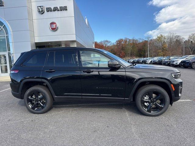 new 2025 Jeep Grand Cherokee car, priced at $51,035